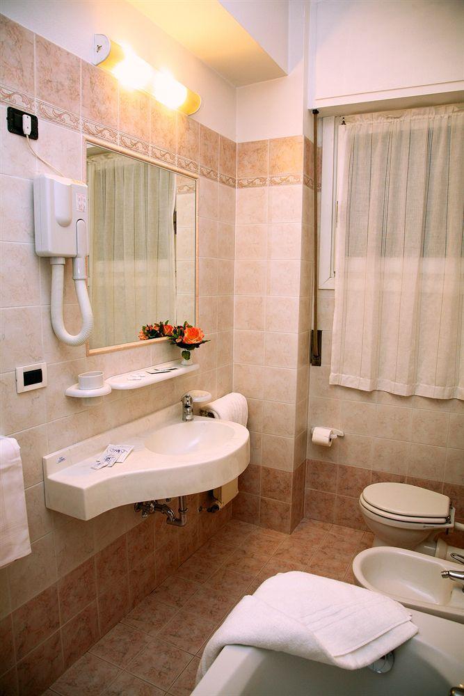 Hotel Massimo D'azeglio 3*
